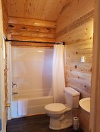 No Name City Luxury Cabins & RV