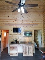 No Name City Luxury Cabins & RV