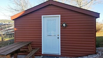 No Name City Luxury Cabins & RV