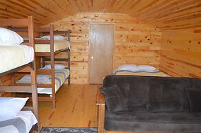 No Name City Luxury Cabins & RV