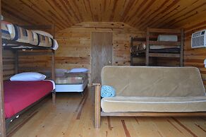 No Name City Luxury Cabins & RV