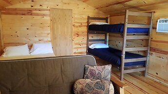 No Name City Luxury Cabins & RV