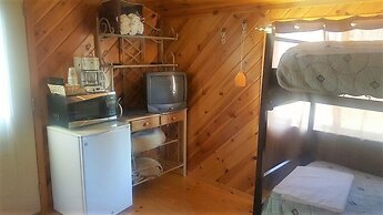 No Name City Luxury Cabins & RV