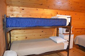 No Name City Luxury Cabins & RV