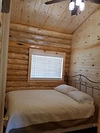 No Name City Luxury Cabins & RV