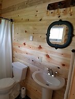 No Name City Luxury Cabins & RV