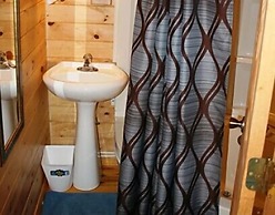 No Name City Luxury Cabins & RV