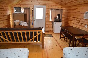 No Name City Luxury Cabins & RV