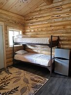 No Name City Luxury Cabins & RV