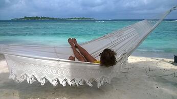 Batuta Maldives Surf View Guesthouse