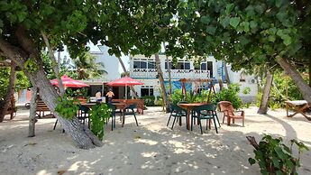 Batuta Maldives Surf View Guesthouse