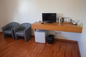 WEStay @ The Grand Nyaung Shwe, Inle Lake