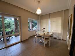 Büyükada Apart Hotel - Karadağ Apart