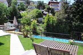 Büyükada Apart Hotel - Karadağ Apart