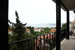 Büyükada Apart Hotel - Karadağ Apart