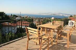 Büyükada Apart Hotel - Karadağ Apart