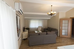 Büyükada Apart Hotel - Karadağ Apart