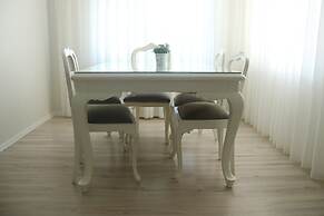 Büyükada Apart Hotel - Karadağ Apart