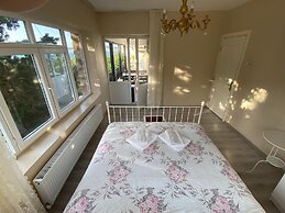 Büyükada Apart Hotel - Karadağ Apart