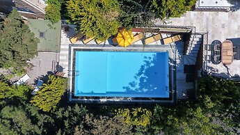 Büyükada Apart Hotel - Karadağ Apart