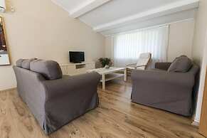 Büyükada Apart Hotel - Karadağ Apart