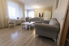 Büyükada Apart Hotel - Karadağ Apart