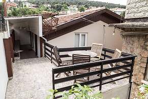 Büyükada Apart Hotel - Karadağ Apart