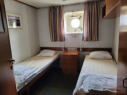 Laivahostel S/S Bore