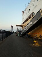 Laivahostel S/S Bore