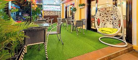 Golden River Hotel