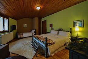 To Balcony tis Agorianis