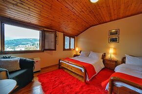 To Balcony tis Agorianis