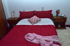 To Balcony tis Agorianis