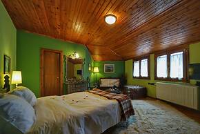 To Balcony tis Agorianis