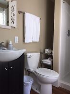 Lakeview House & Cottages