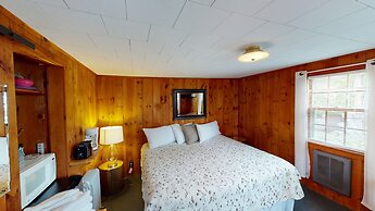 Lakeview House & Cottages