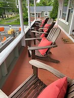 Lakeview House & Cottages