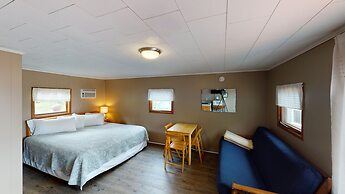 Lakeview House & Cottages