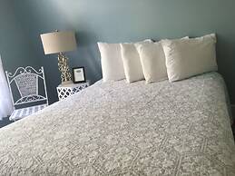 Lakeview House & Cottages