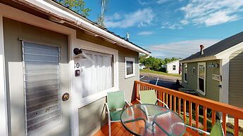 Lakeview House & Cottages