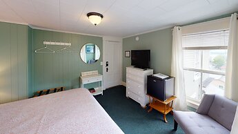 Lakeview House & Cottages