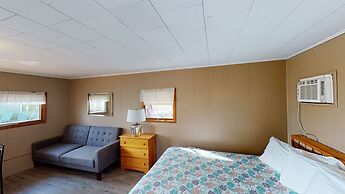 Lakeview House & Cottages