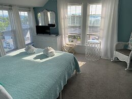 Lakeview House & Cottages