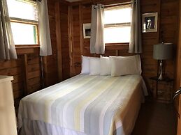 Lakeview House & Cottages