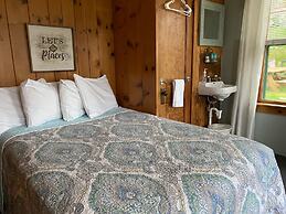 Lakeview House & Cottages