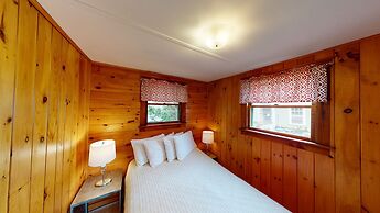 Lakeview House & Cottages