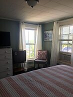 Lakeview House & Cottages