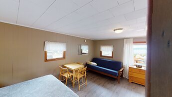 Lakeview House & Cottages