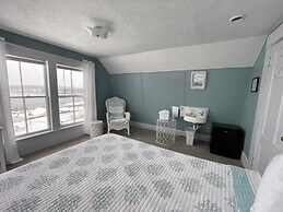 Lakeview House & Cottages