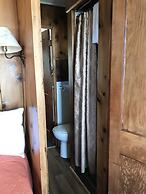 Lakeview House & Cottages